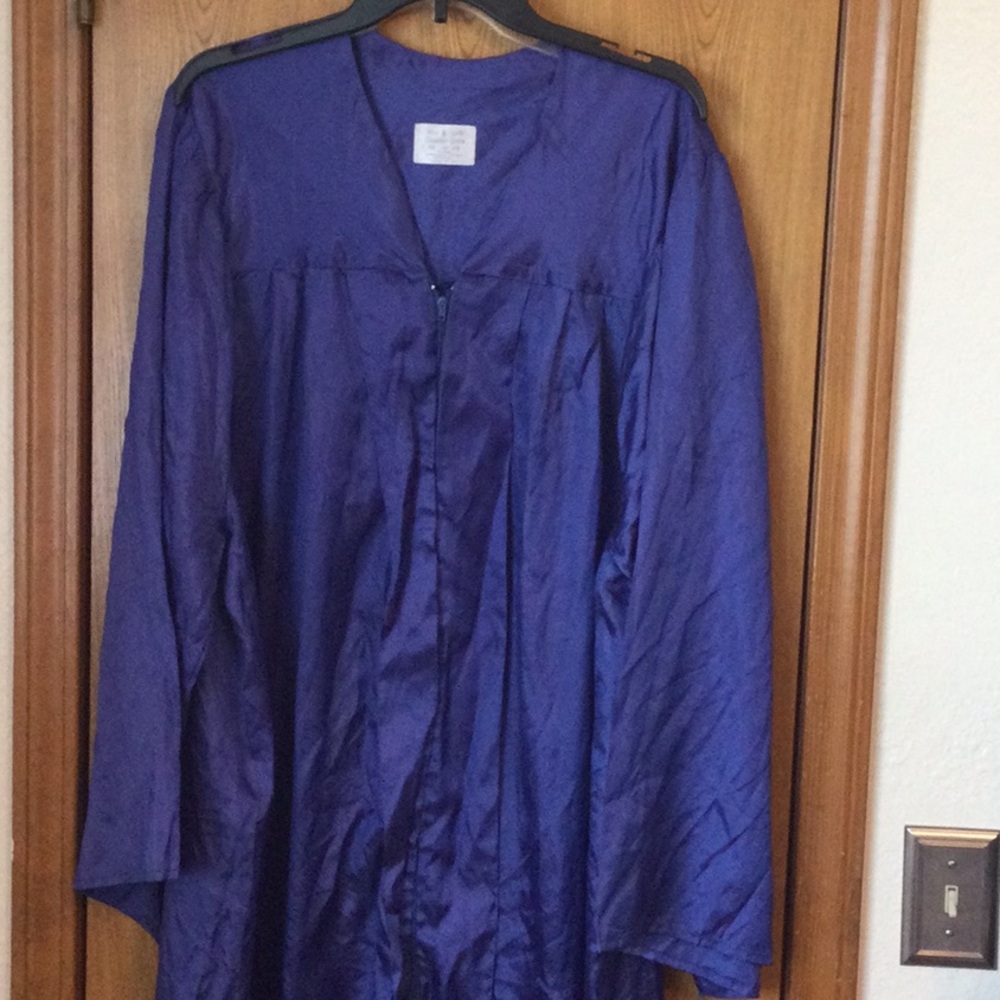 Josten’s Treasure Gown